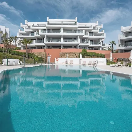Apartment 14 Modern Apt With Terrace & Sea View, Gym, Jacuzzi Spa Duquesa, Manilva *